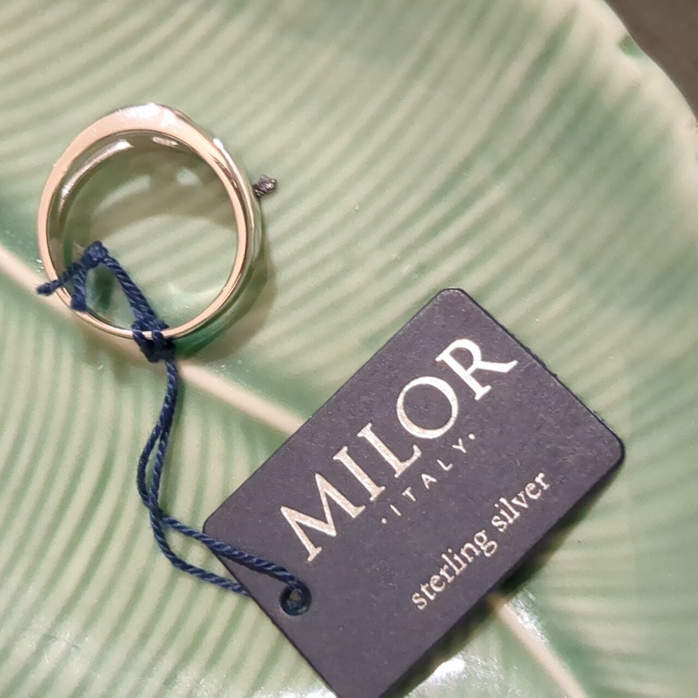 Ring - Picture 2 of 3
